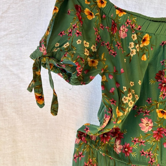 100% Rayon wide leg jumpsuit - Picture 7 of 8